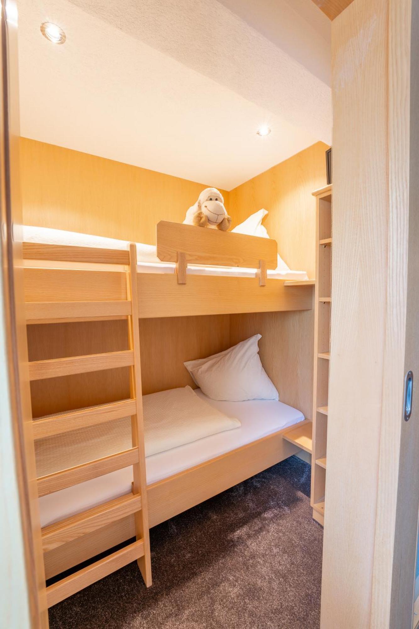 Hotel Garni Krumbach 3*