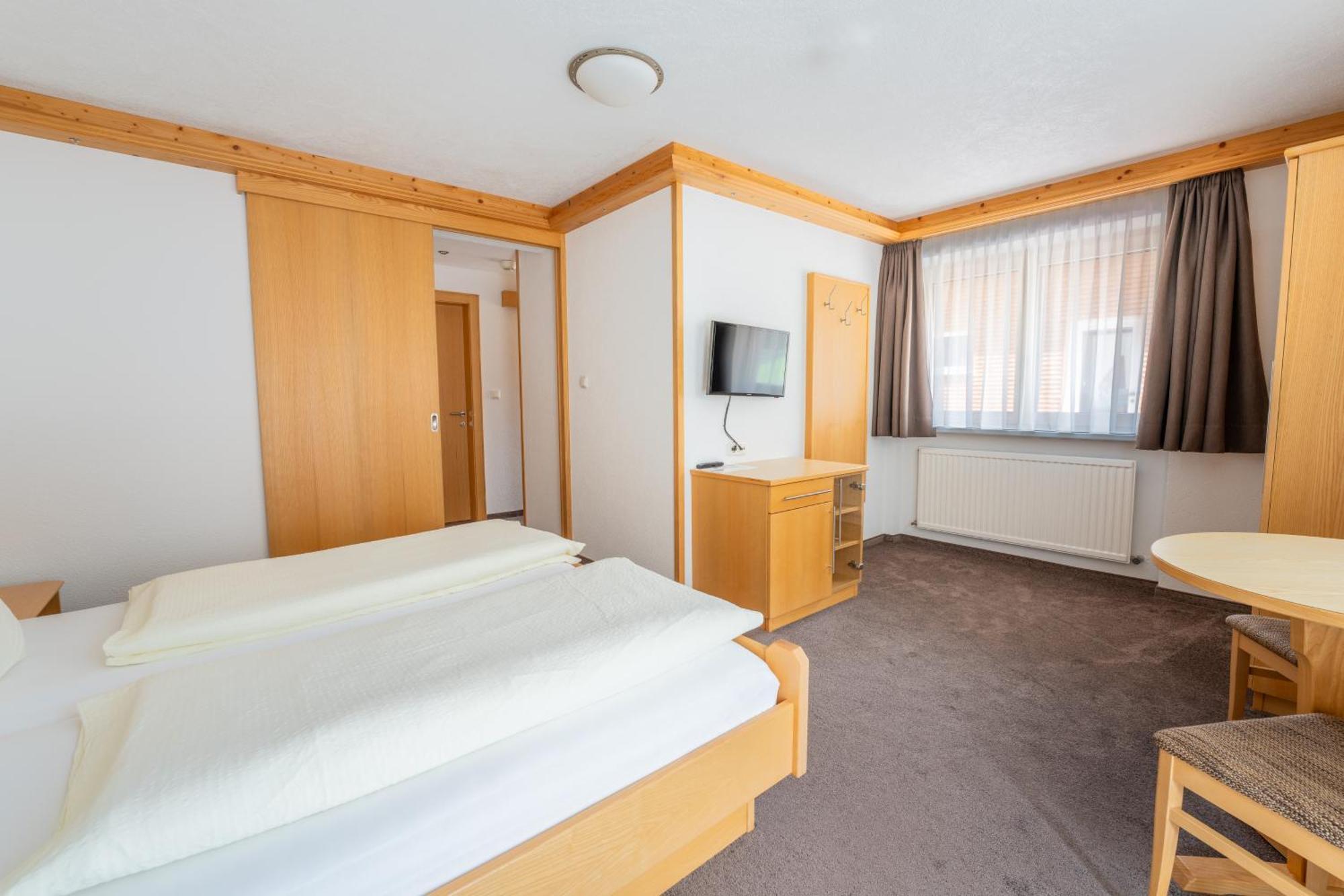 Hotel Garni Krumbach 3*