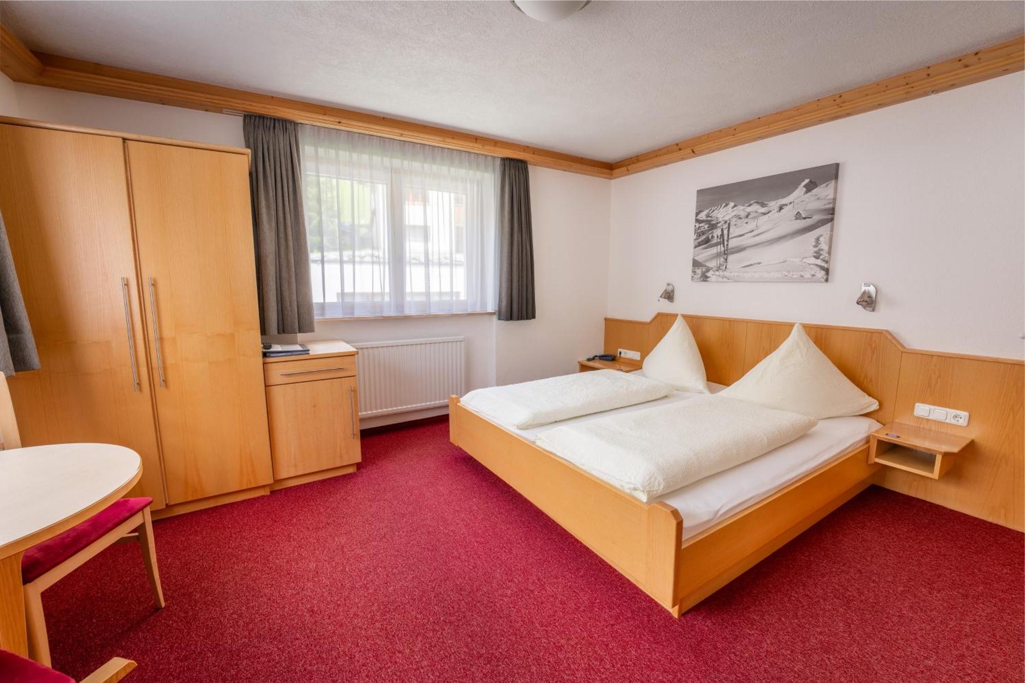 Hotel Garni Krumbach 3*