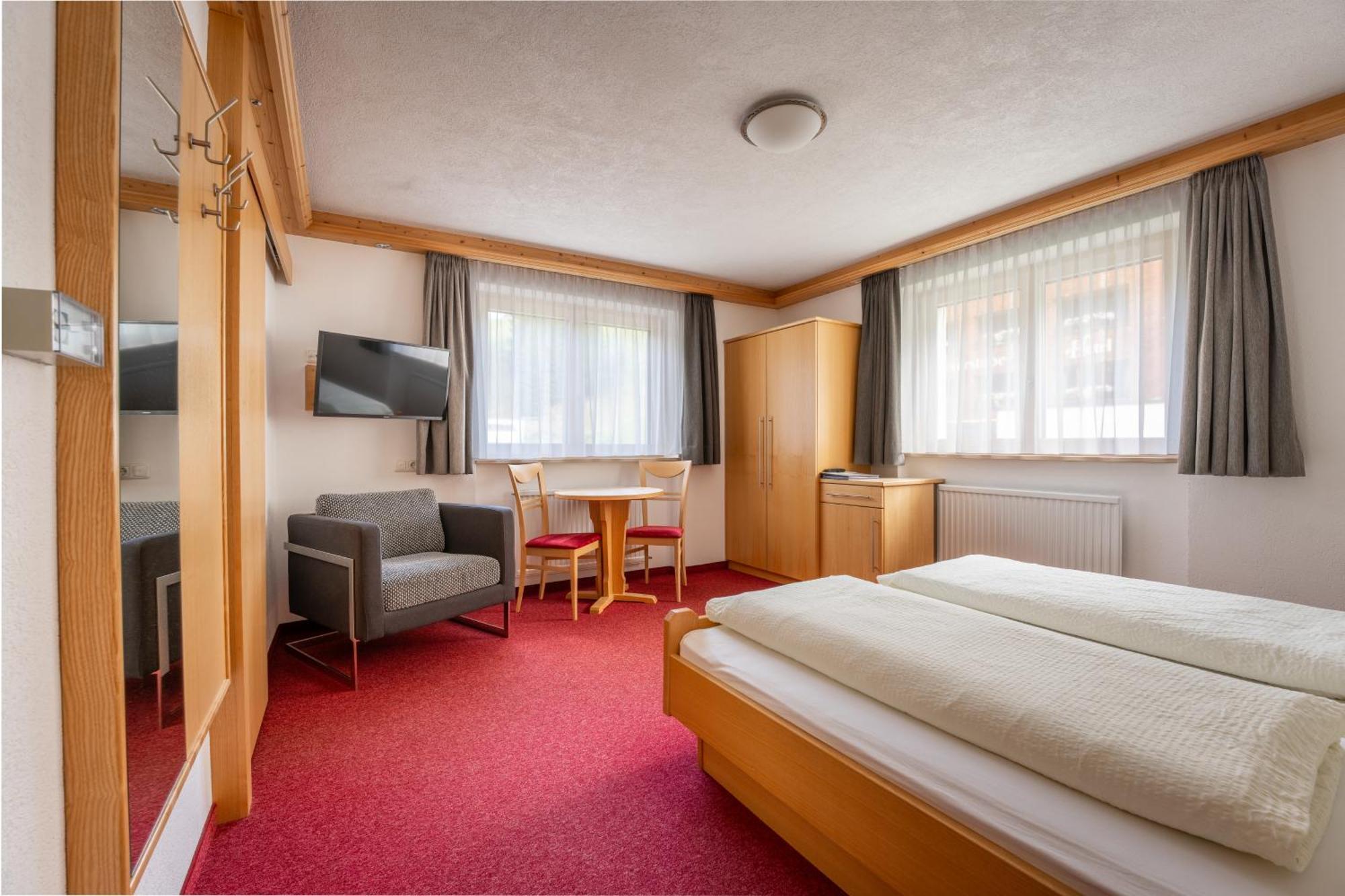 Hotel Garni Krumbach 3*